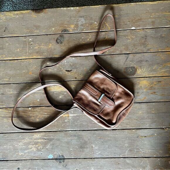 Kenneth Cole Small Leather Crossbody Bag - Picture 1 of 5
